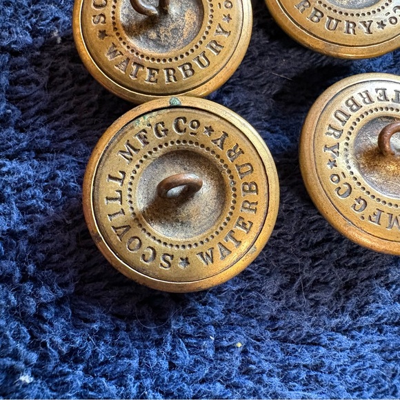 6 Matching 1870-1920 WWI US Army Eagle Brass Buttons Scovill Mfg. Co. Waterbury - Picture 4 of 5